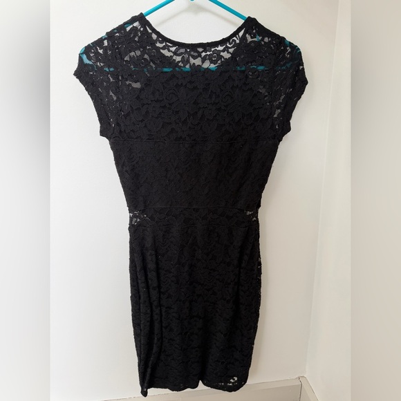 **SALE*TAKE 50%OFF**Black Lace Midi Dress, Size M - Picture 3 of 3
